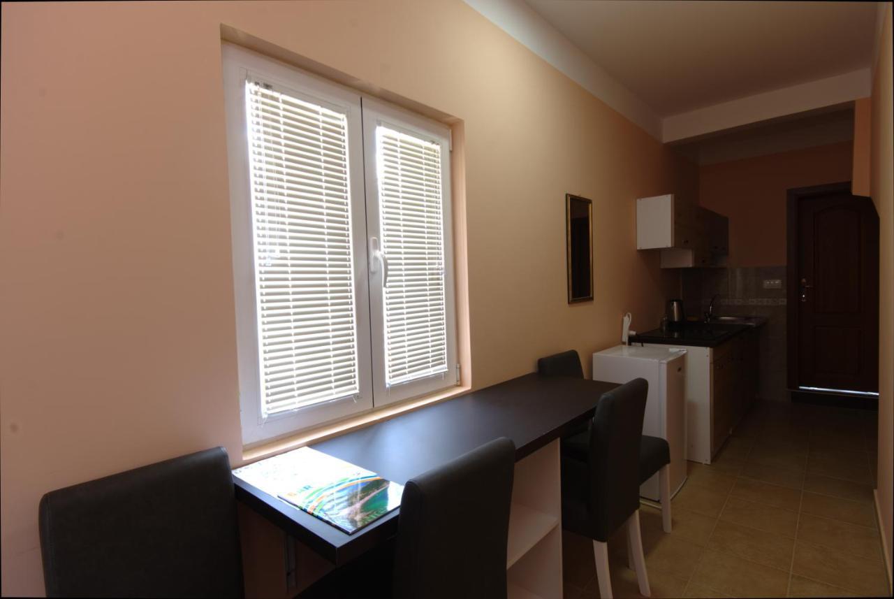 Apartments Astel بار المظهر الخارجي الصورة